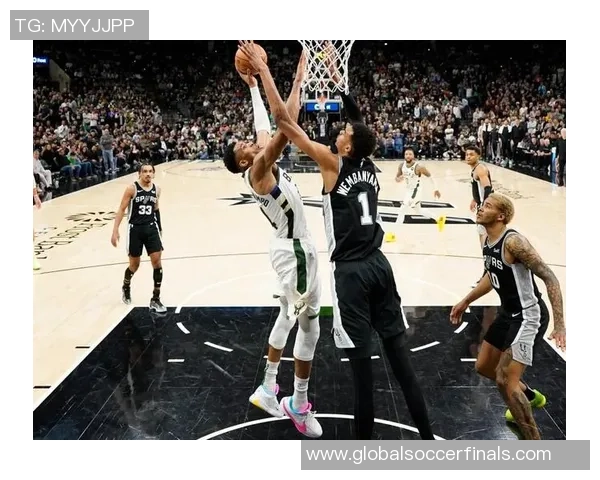 文班亚马首场比赛表现亮眼五次盖帽并成功隔扣字母哥引发热烈讨论